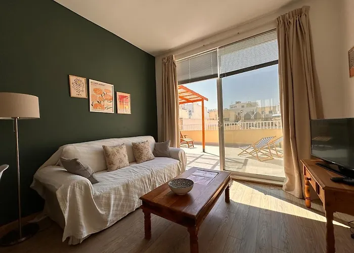 Penthouse With Large Terrace דירה סליאמה