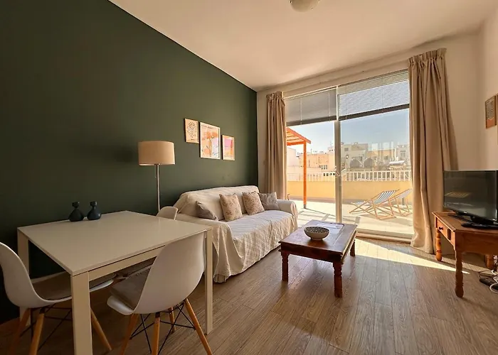 Penthouse With Large Terrace סליאמה